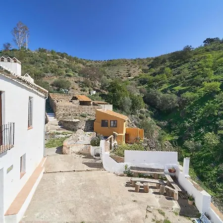 Holiday home Hacienda Mellado, Antiguo Lagar Cerca De Malaga