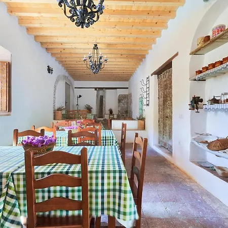 Holiday home Hacienda Mellado, Antiguo Lagar Cerca De Malaga